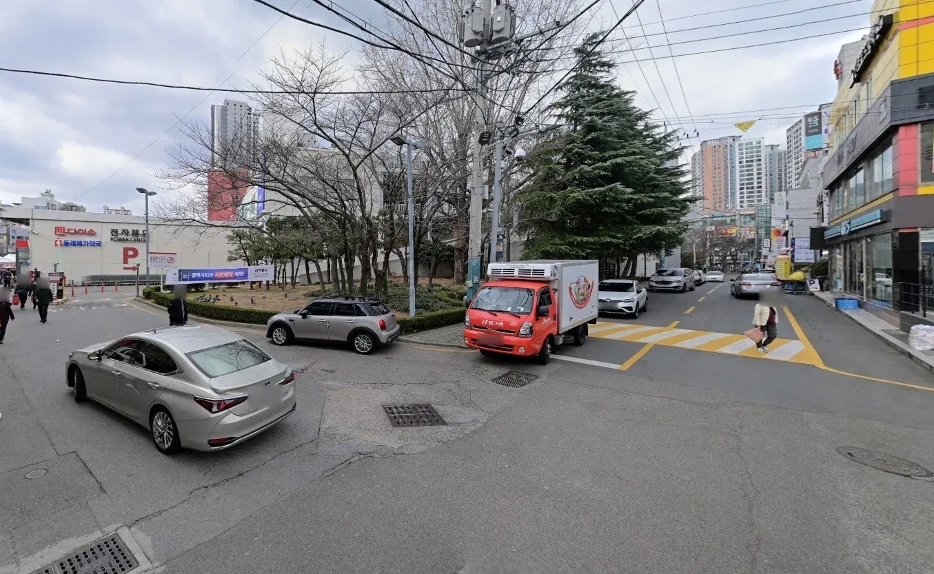 동래구 명륜동 메가마트옆 유동 많은 2층 상가 임대